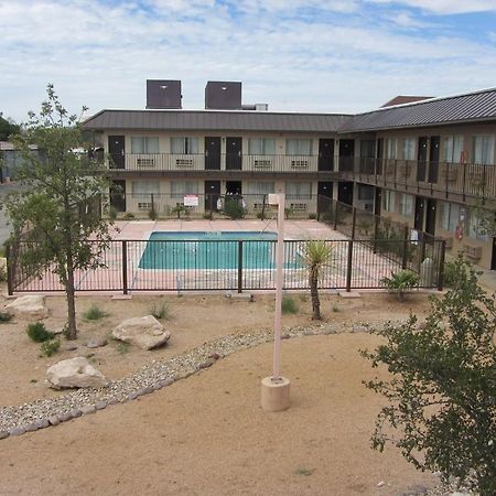 Howard Johnson By Wyndham Odessa Tx Bagian luar foto