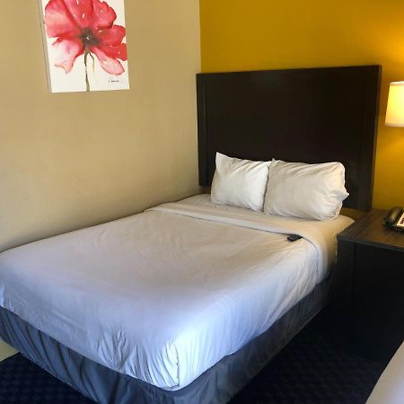 Howard Johnson By Wyndham Odessa Tx Bagian luar foto