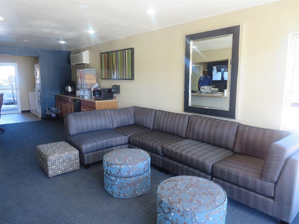 Howard Johnson By Wyndham Odessa Tx Bagian luar foto