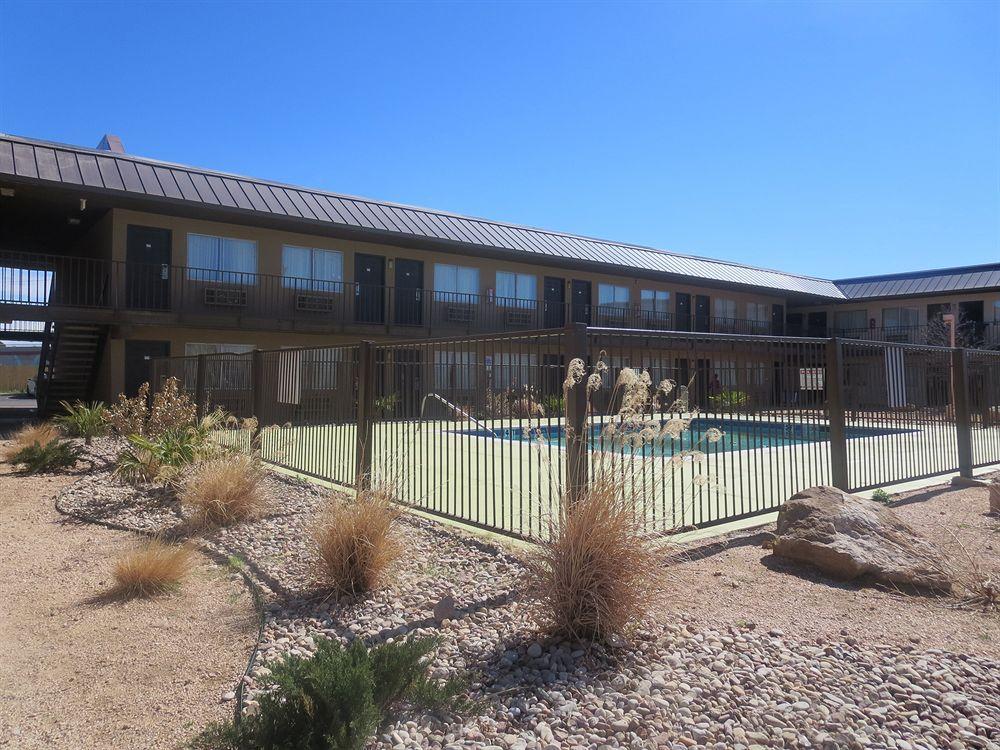 Howard Johnson By Wyndham Odessa Tx Bagian luar foto