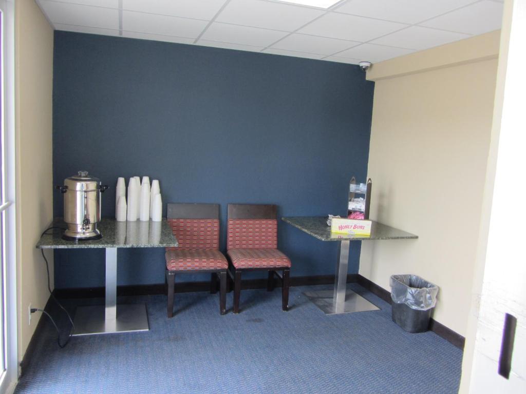 Howard Johnson By Wyndham Odessa Tx Bagian luar foto