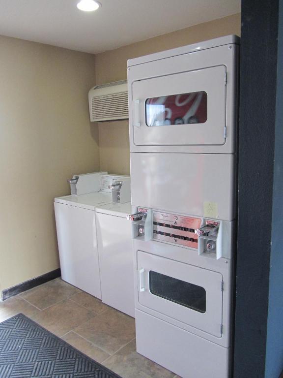Howard Johnson By Wyndham Odessa Tx Bagian luar foto