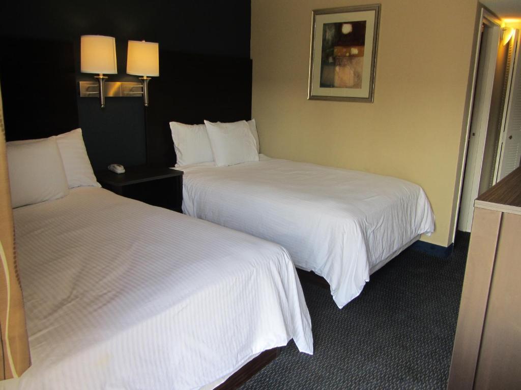 Howard Johnson By Wyndham Odessa Tx Bagian luar foto