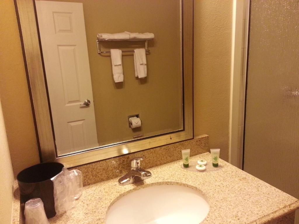 Howard Johnson By Wyndham Odessa Tx Ruang foto