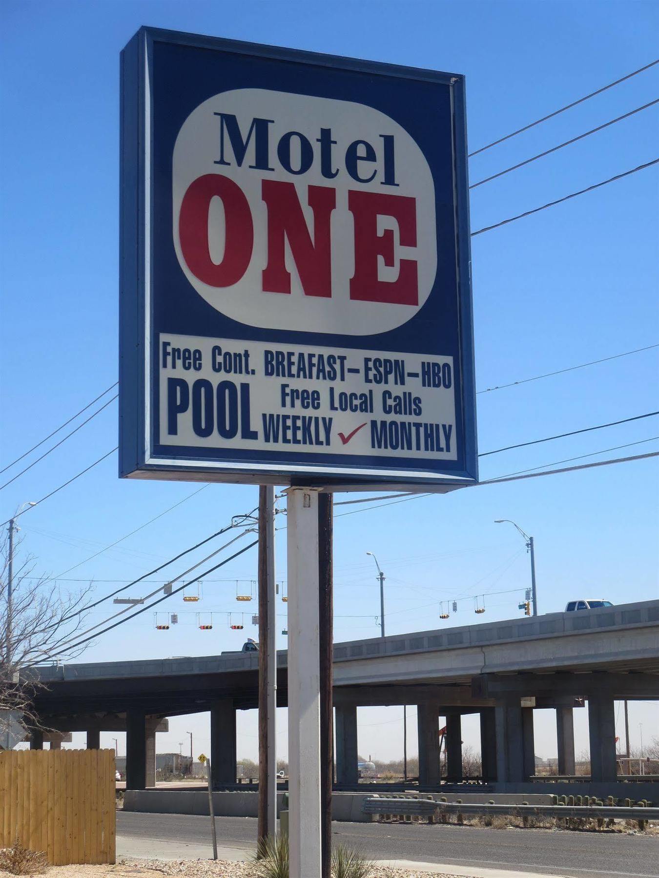 Howard Johnson By Wyndham Odessa Tx Bagian luar foto