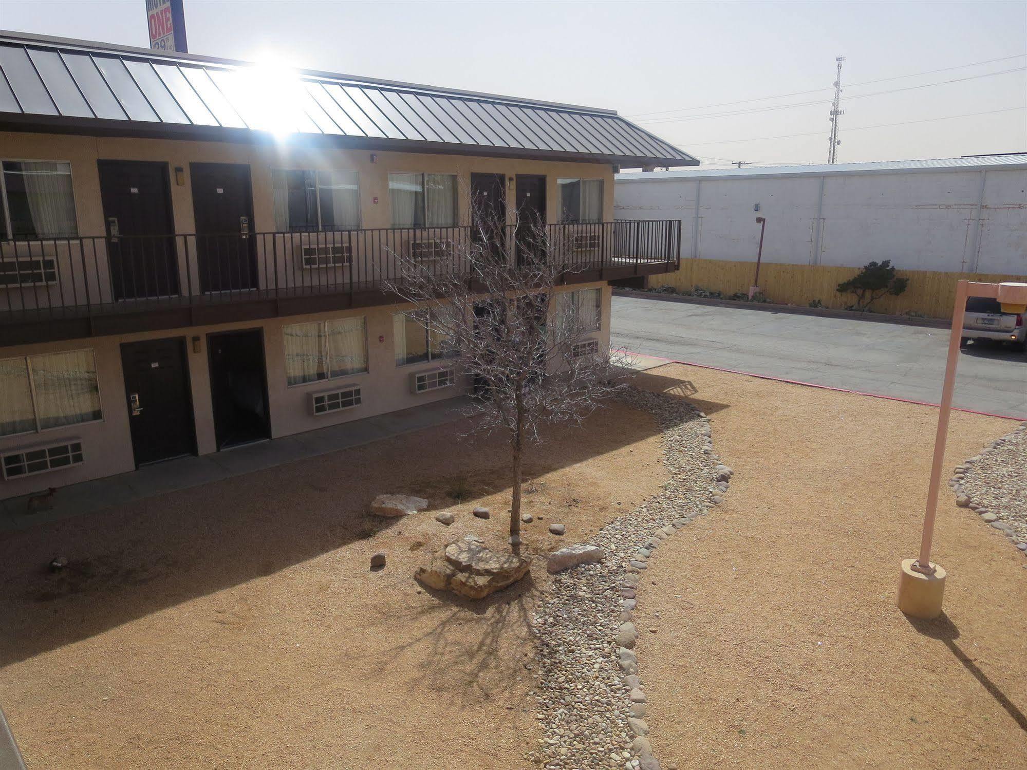 Howard Johnson By Wyndham Odessa Tx Bagian luar foto