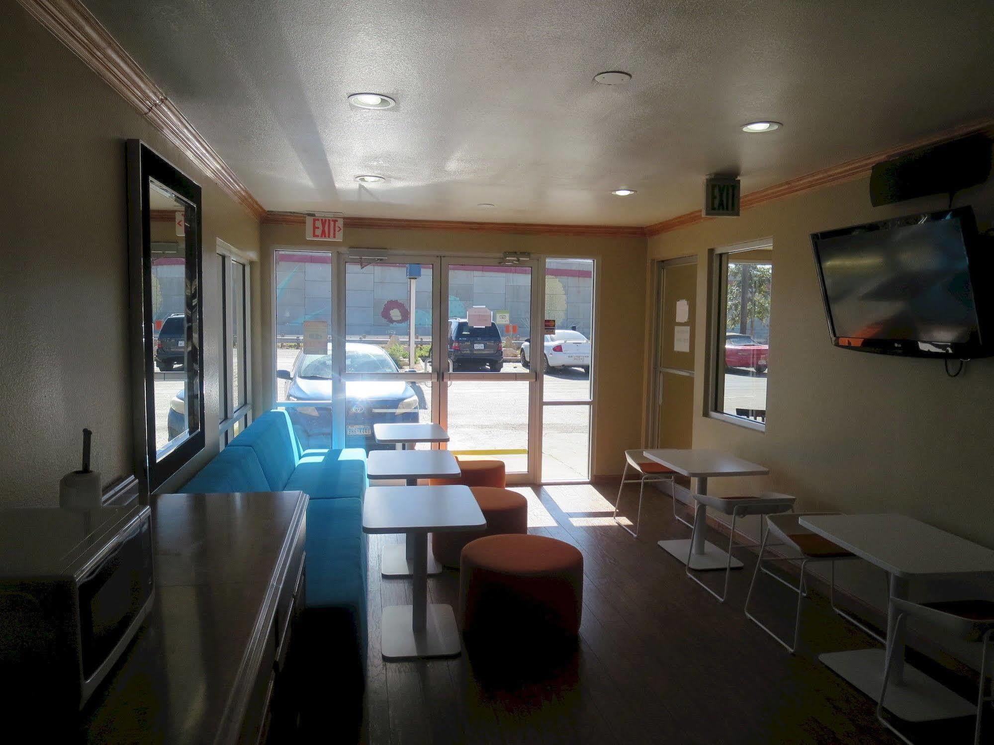 Howard Johnson By Wyndham Odessa Tx Bagian luar foto