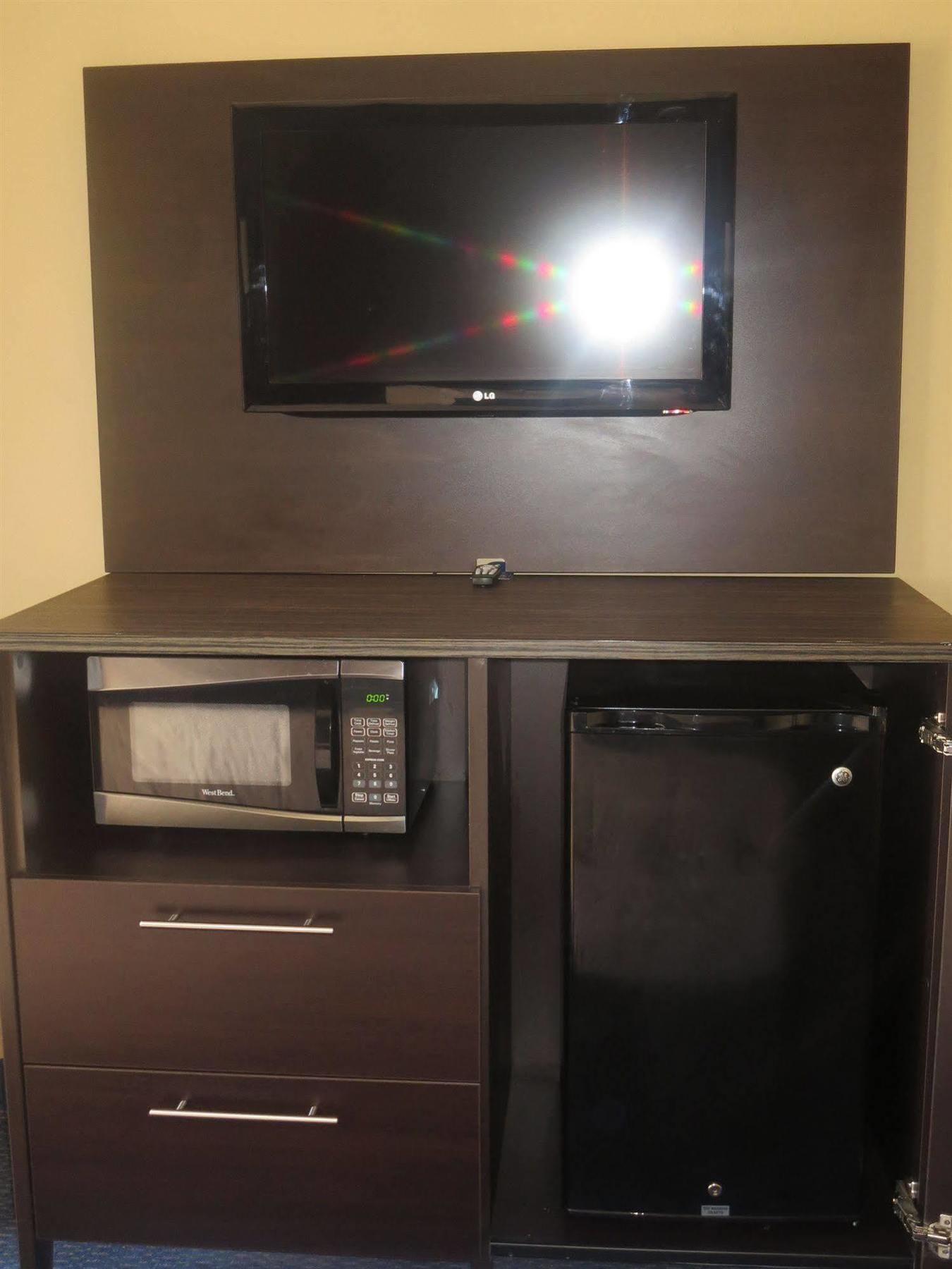 Howard Johnson By Wyndham Odessa Tx Bagian luar foto