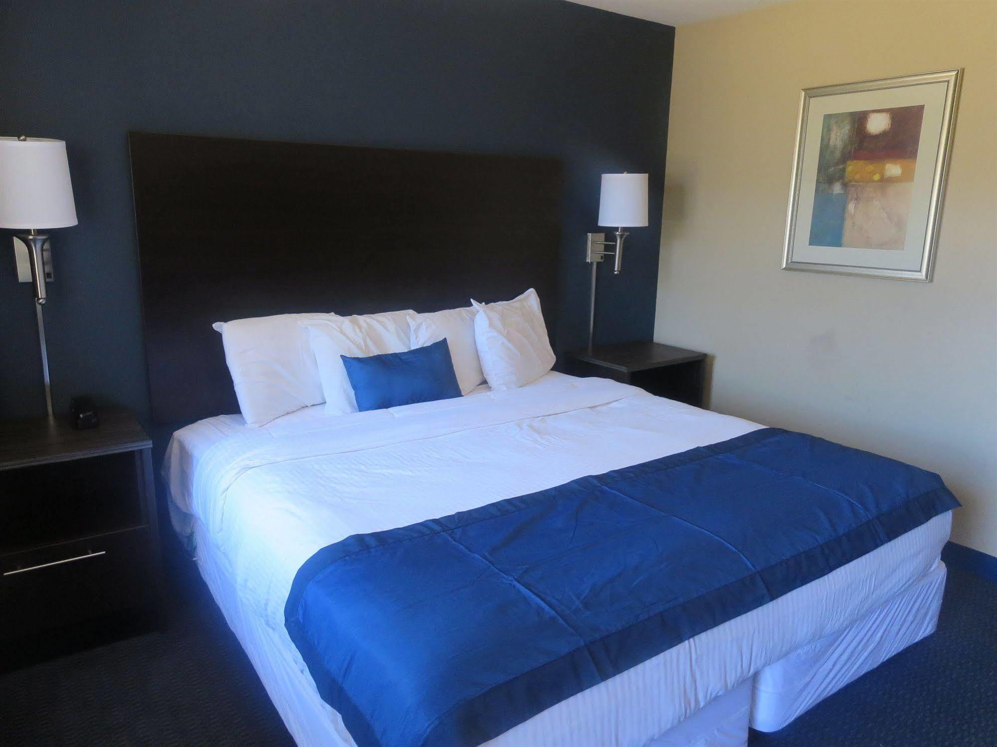 Howard Johnson By Wyndham Odessa Tx Bagian luar foto