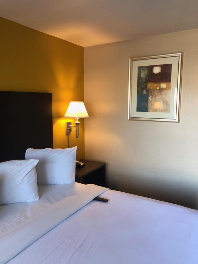 Howard Johnson By Wyndham Odessa Tx Bagian luar foto