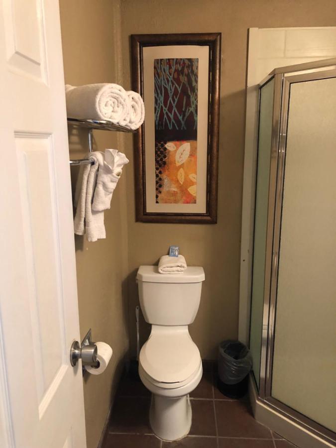 Howard Johnson By Wyndham Odessa Tx Bagian luar foto